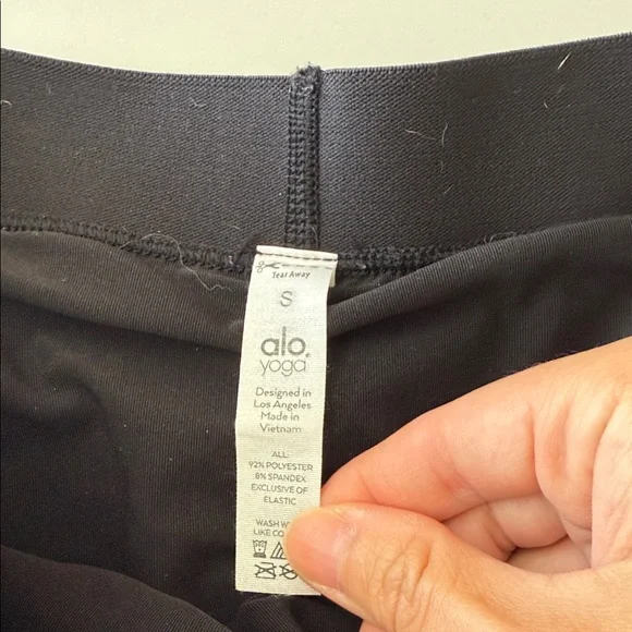 ALO Yoga Black Pleated Mini Skirt - Picture 4 of 8